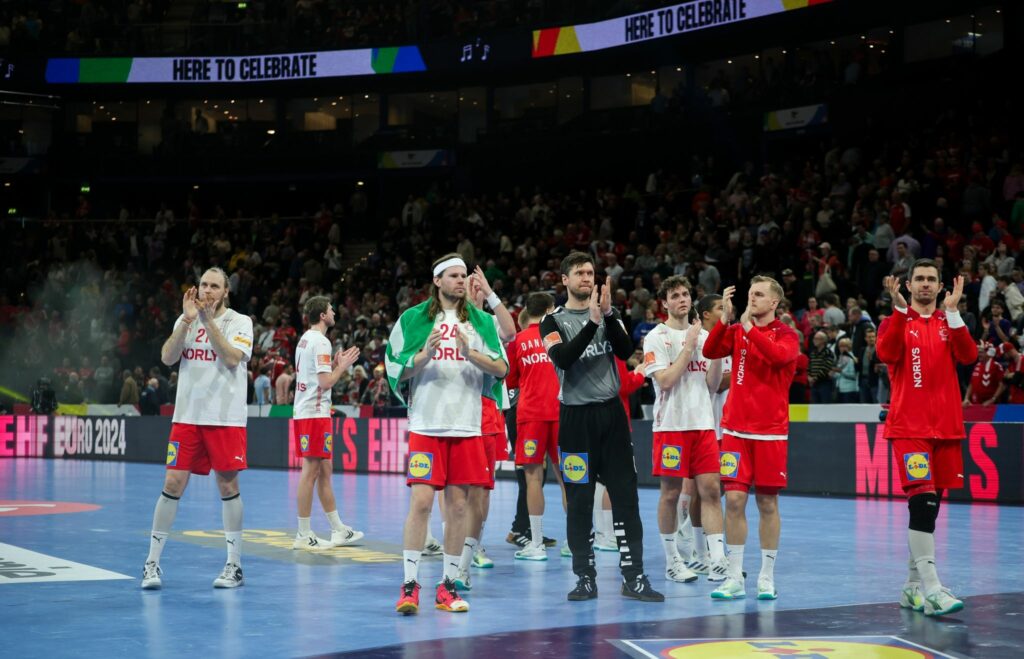 Dänen und Schweden mit Niederlagen ins Halbfinale