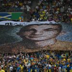 Ukraine-Fans erinnern mit Banner an Krieg in der Heimat