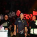 Ex-Weltmeister van Barneveld raus – Littler souverän