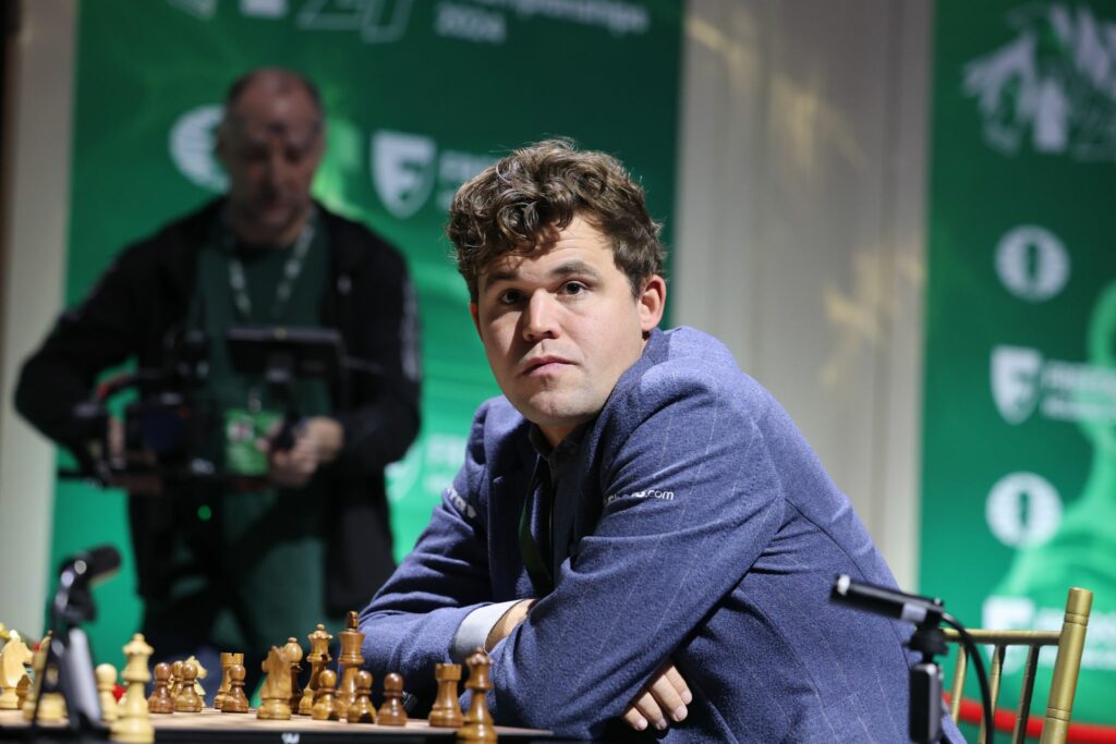 Wegen einer Jeans: WM-Aus für Titelverteidiger Carlsen