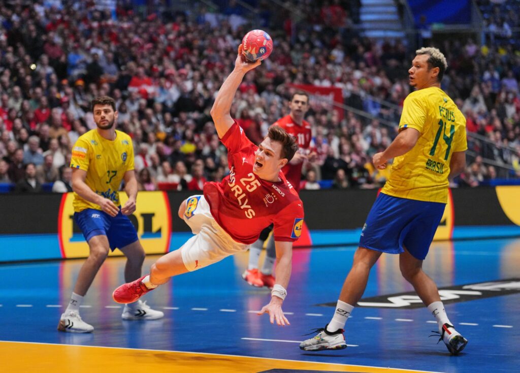 Handballer würden im Halbfinale auf Dänemark treffen