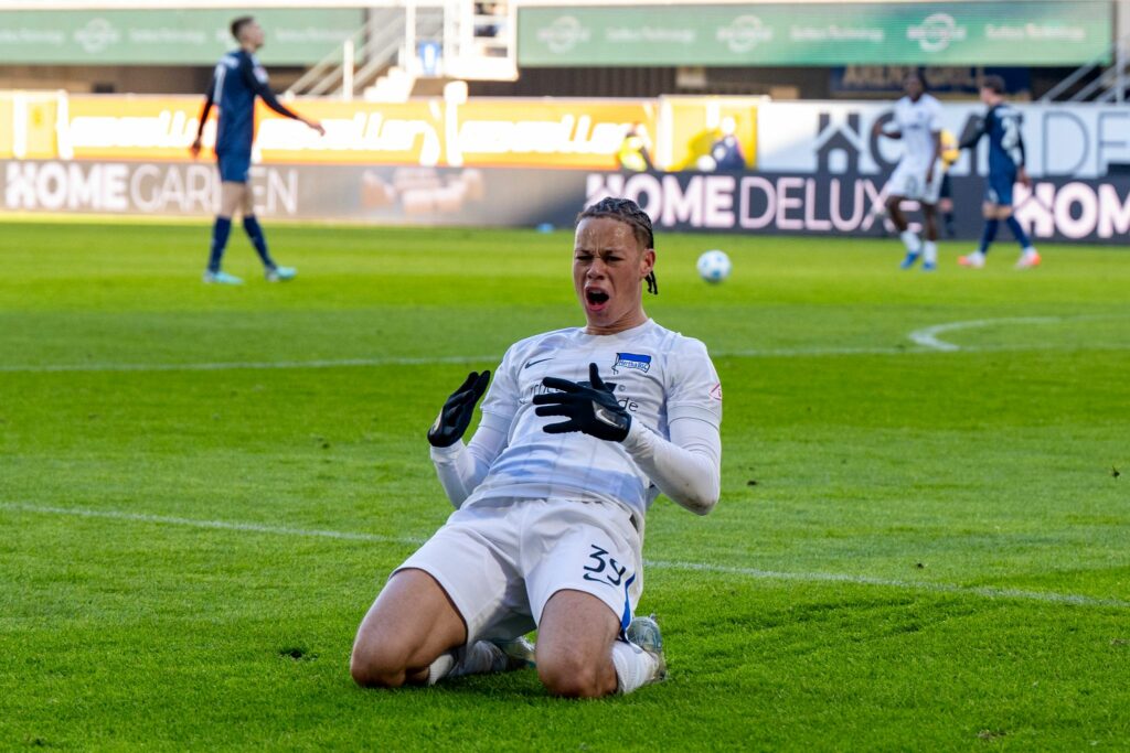 Mit Traumtor: Hertha BSC gewinnt beim SC Paderborn