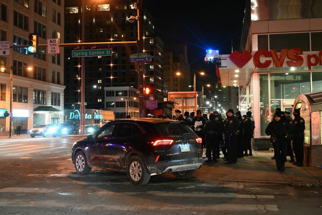 Nach Playoff-Spiel in Philadelphia: Auto fährt in Fans