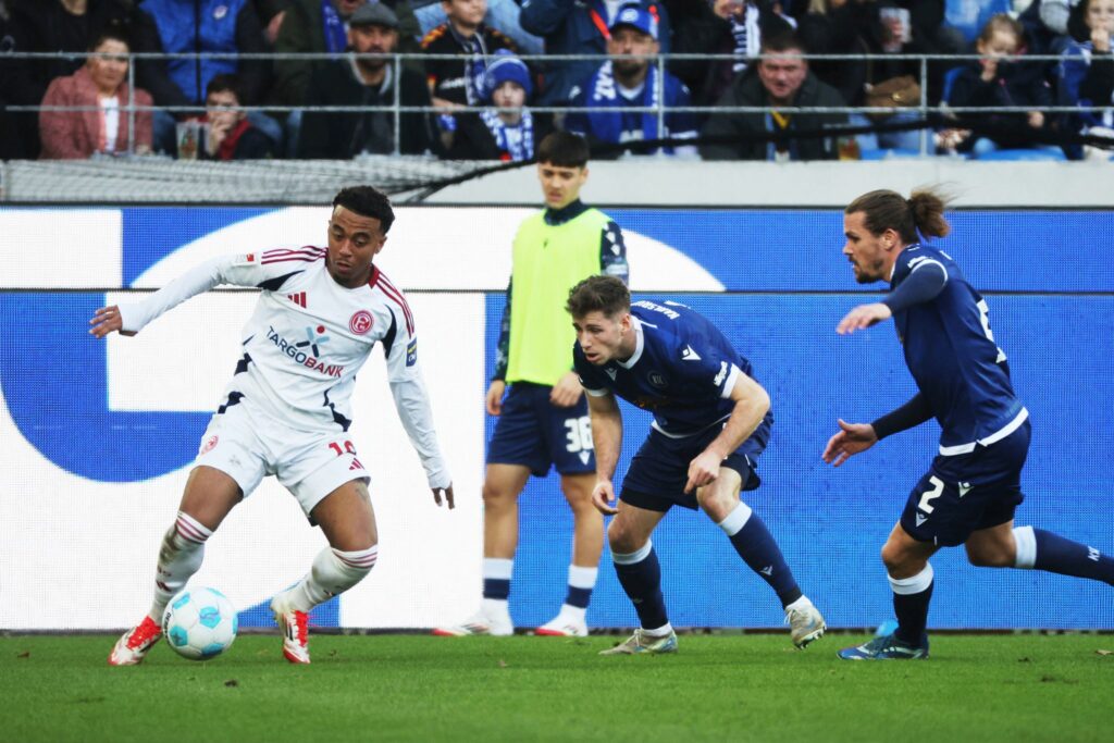 Düsseldorf gewinnt nach 0:2 noch 3:2 in Karlsruhe