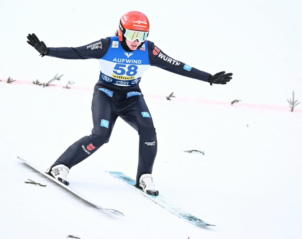 Sturzdrama im Finale: Sieg für deutsche Skispringerinnen