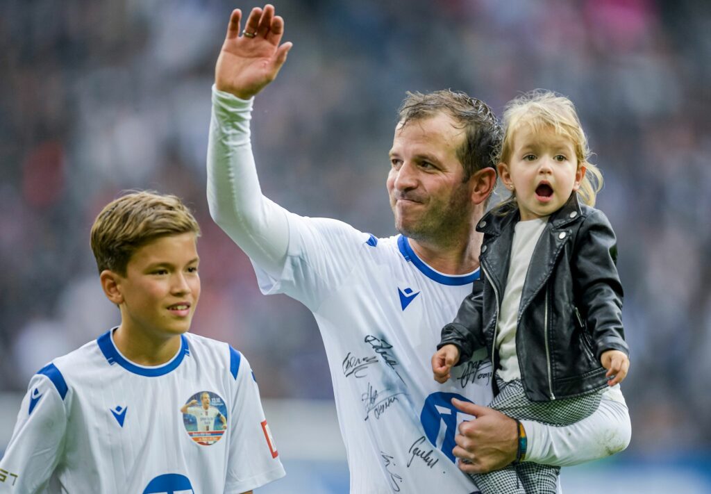 Ajax verlängert mit Sohn von Rafael van der Vaart