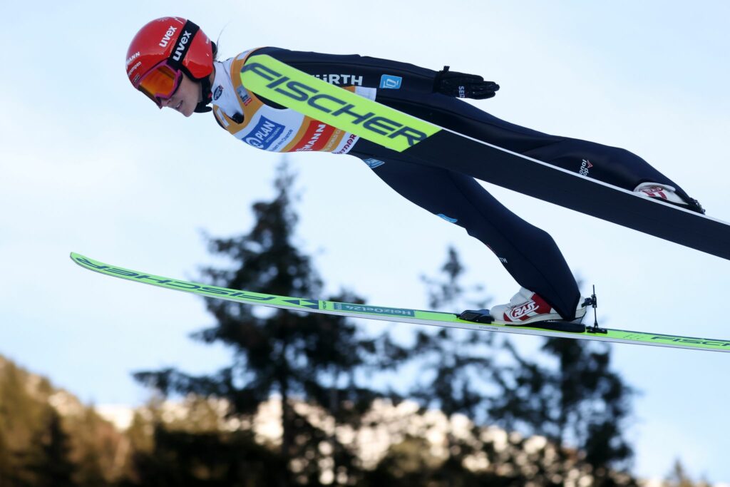 Slowenin Prevc gewinnt erneut Tour der Skispringerinnen