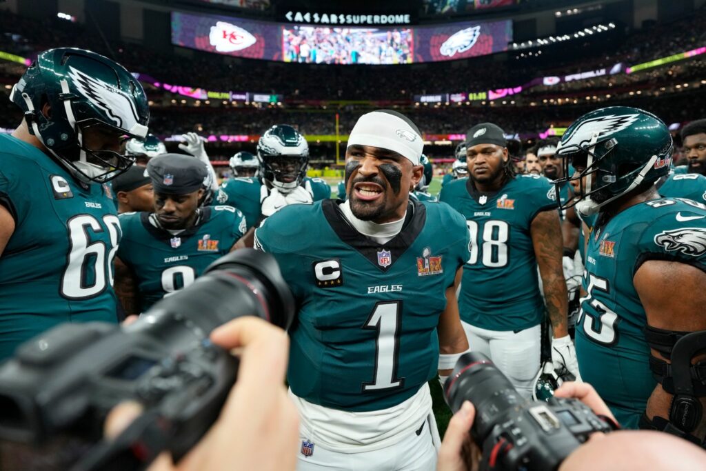 Eagles-Quarterback Hurts nach Super Bowl ausgezeichnet