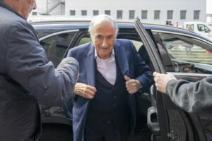 Kritik an FIFA: Ex-Chef Blatter beklagt «zu viel Fußball»