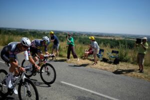 Van der Poel scheitert am nächsten Sieg – Pogacar stürzt
