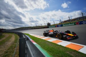 Verstappen zum Formel-1-Auftakt in Zandvoort im Kiesbett
