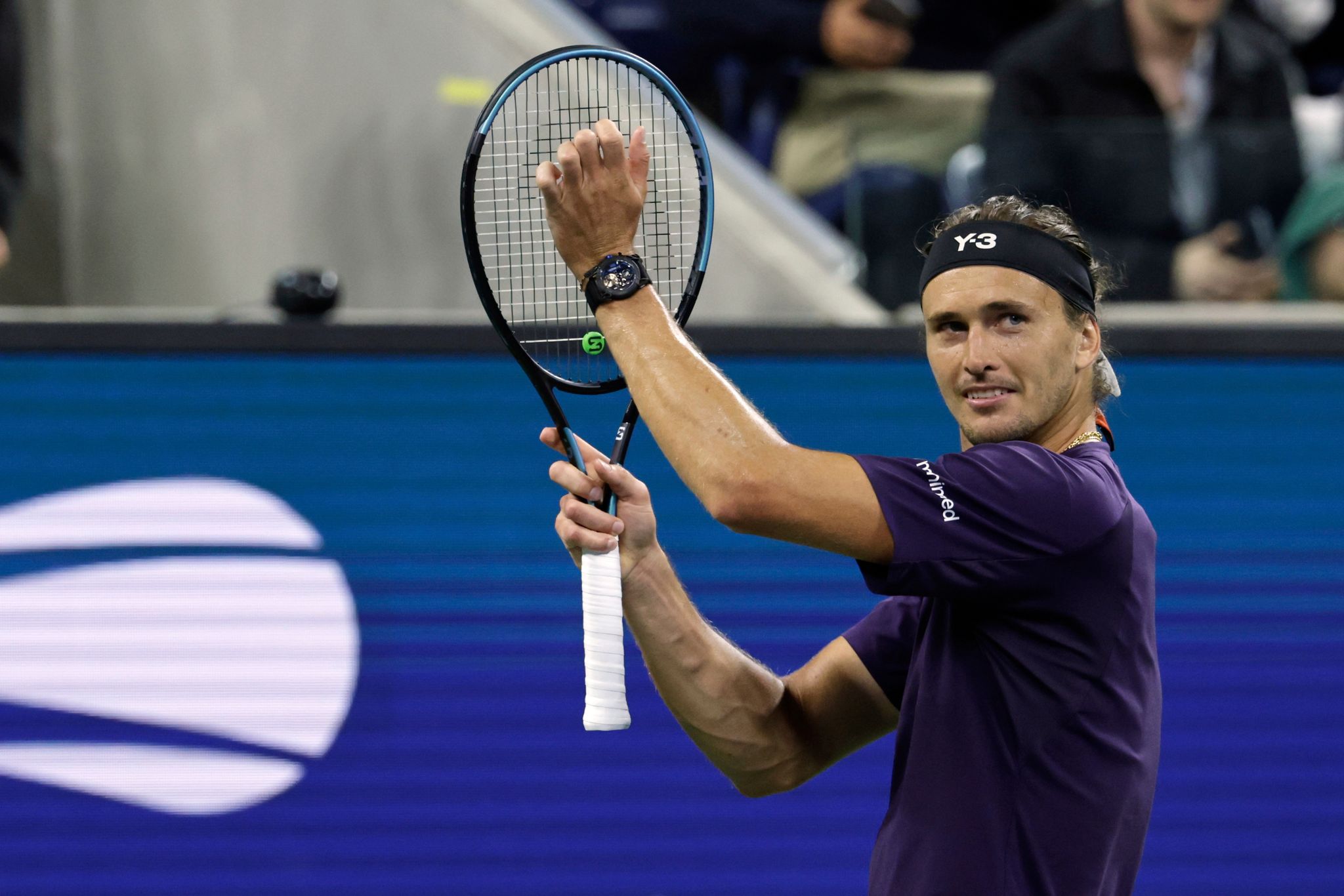 Mit Rückenschmerzen: Zverev möchte Spielverderber werden