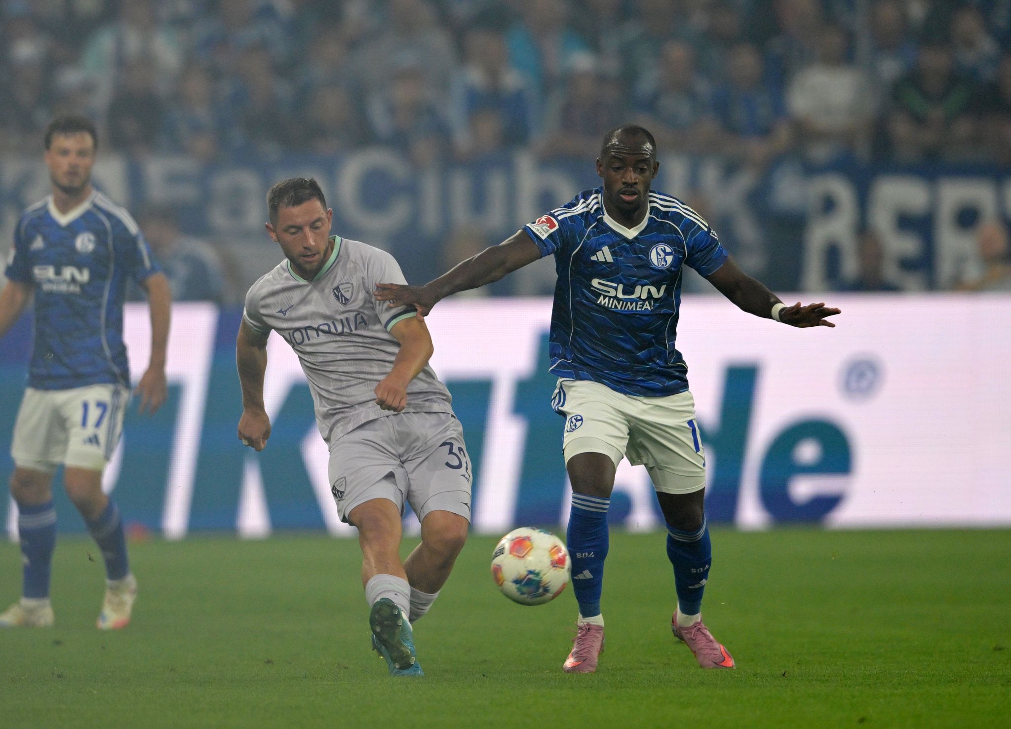 Schalke 04 dreht das Spiel und gewinnt gegen Bochum