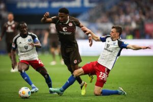 Duell um Stadtherrschaft: HSV und St. Pauli im Derby-Fieber