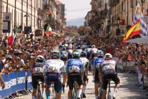 Vuelta: Auftaktsieg für Sprintstar Philipsen
