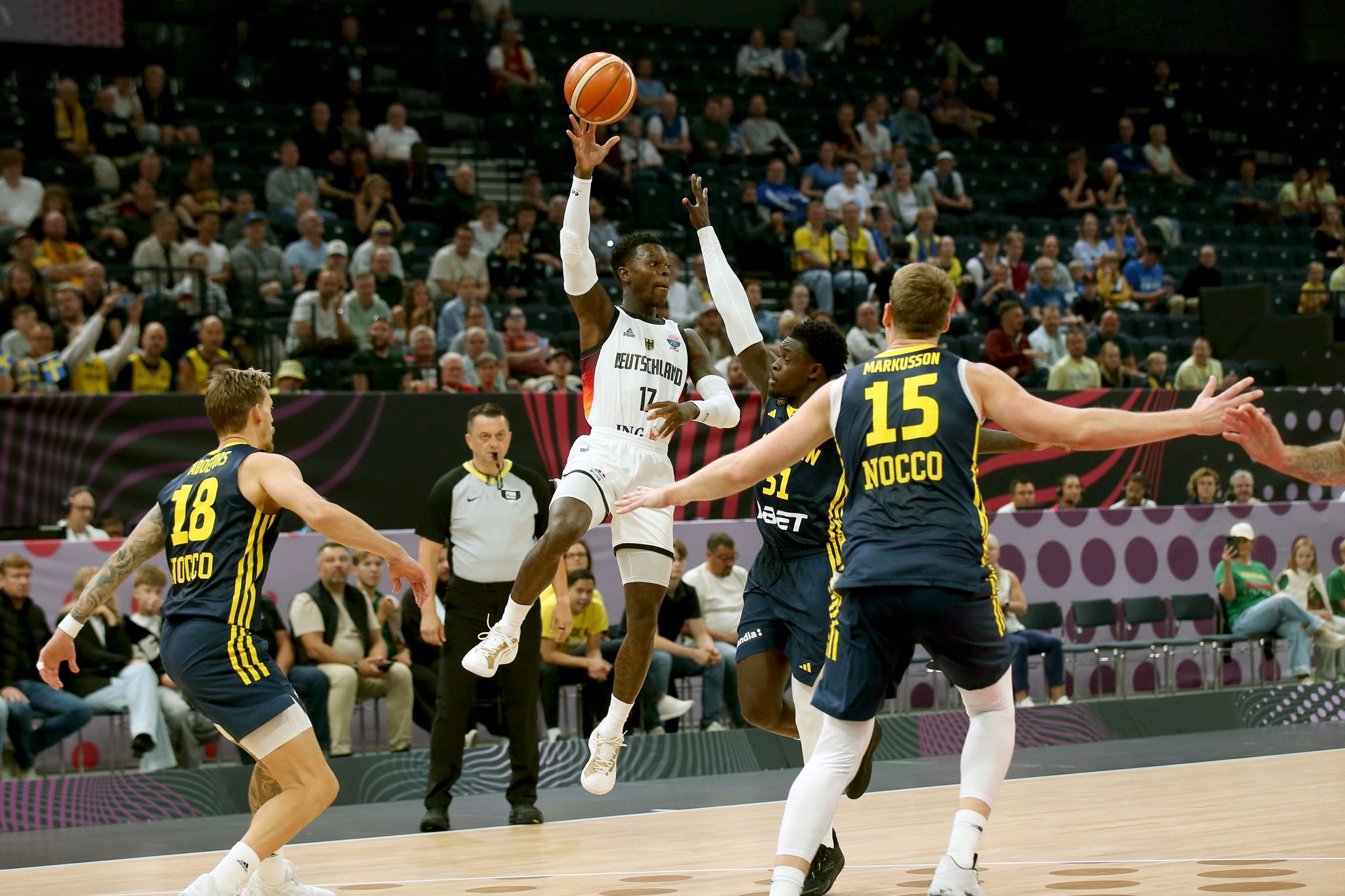 Souverän zur Mittagszeit: Basketballer holen zweiten EM-Sieg
