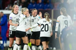 DFB-Frauen glücklich nach «Wahnsinns-Fußballabend»