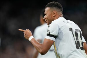 Real Madrid dank Mbappé-Toren weiter unangefochten vorn