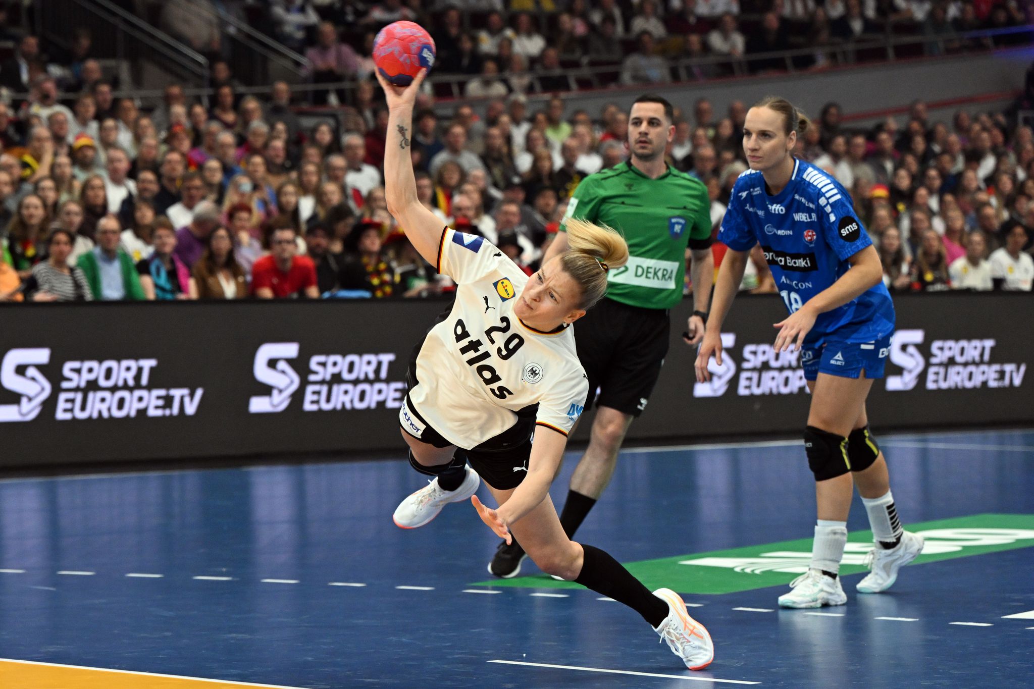 Viertelfinale in Sicht: DHB-Frauen feiern nächste WM-Party