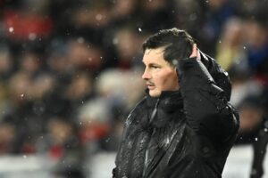 Schiedsrichter-Ärger und nächster Platzverweis: HSV hadert