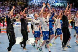 Großfamilie feiert historischen Handball-Sieg für Färöer