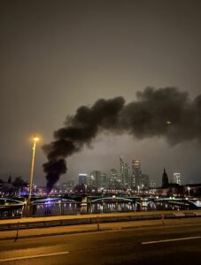 «Sind fassungslos»: Bus von Viertligist Halle angezündet