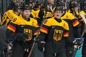 NHL-Stars führen Eishockey-Team zu Olympia-Auftaktsieg