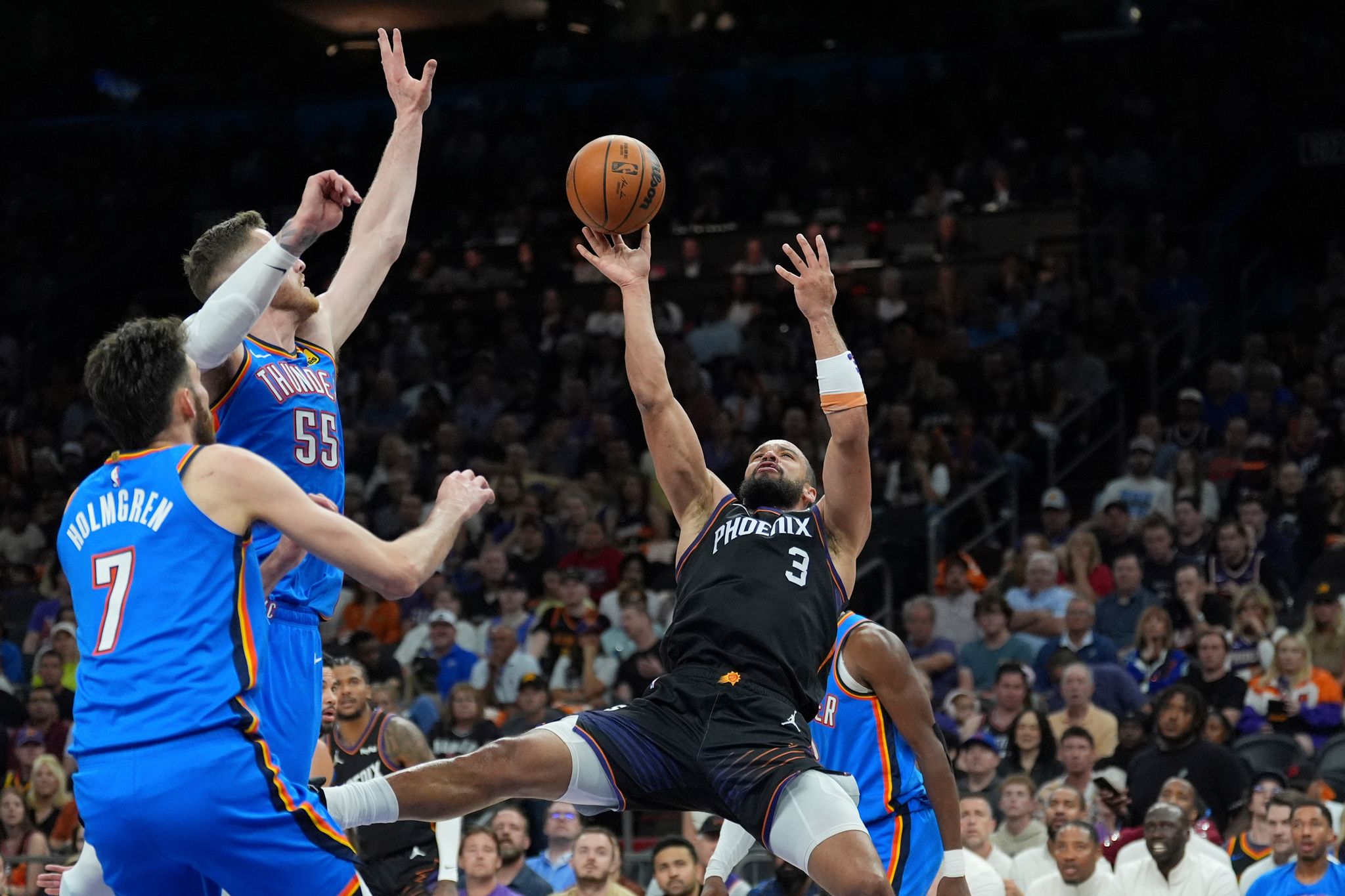 Der Meister ist eine Runde weiter: Die Oklahoma City Thunder gewannen alle vier Spiele gegen Phoenix.