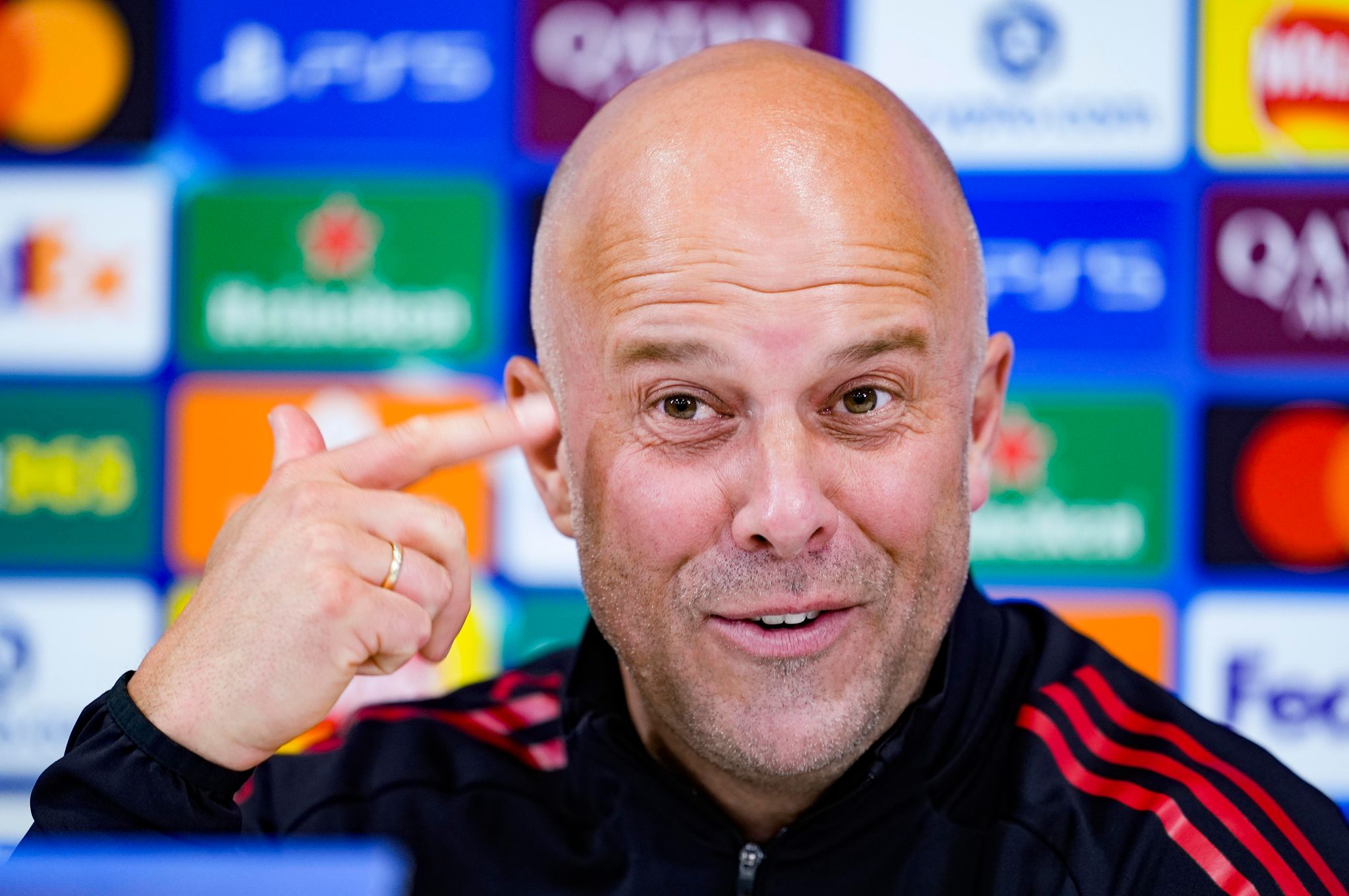 Hofft auf die Hilfe der Fans: Liverpools Coach Arne Slot.