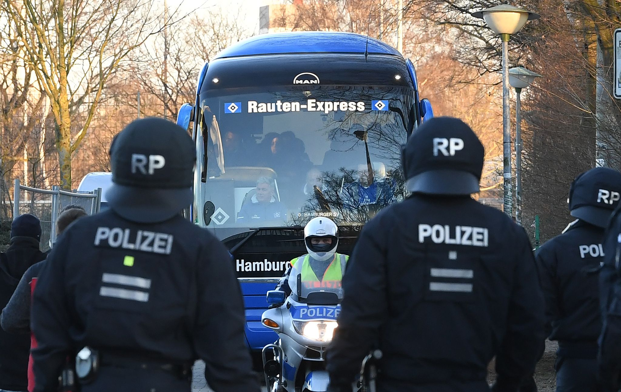 Die Polizei beim Nordderby