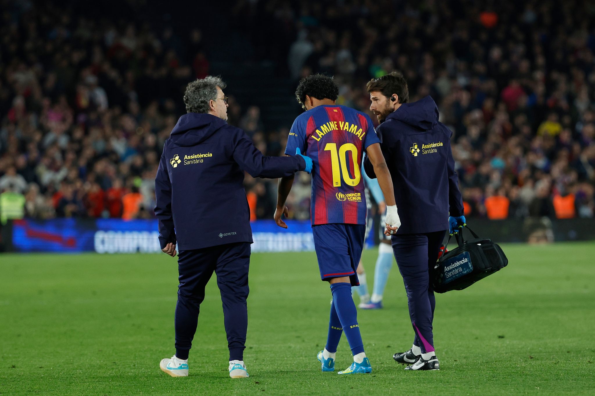 Barcelonas Starspieler Lamine Yamal musste gegen Celta Vigo ausgewechselt werden.