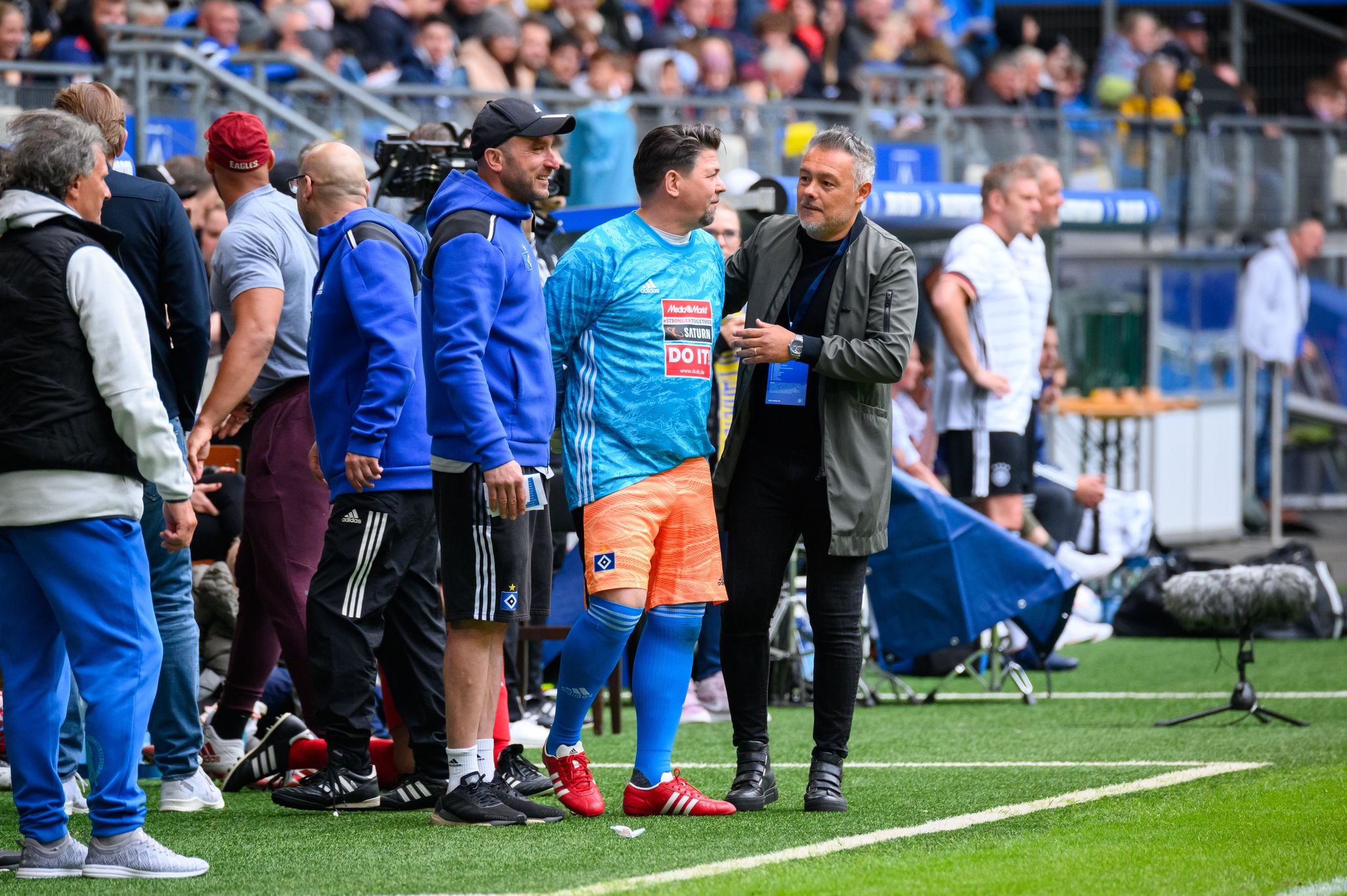 Übernimmt als Trainer das Frauenteam des Hamburger SV: Ex-Bundesliga-Star Rodolfo Cardoso (r). (Archivbild)