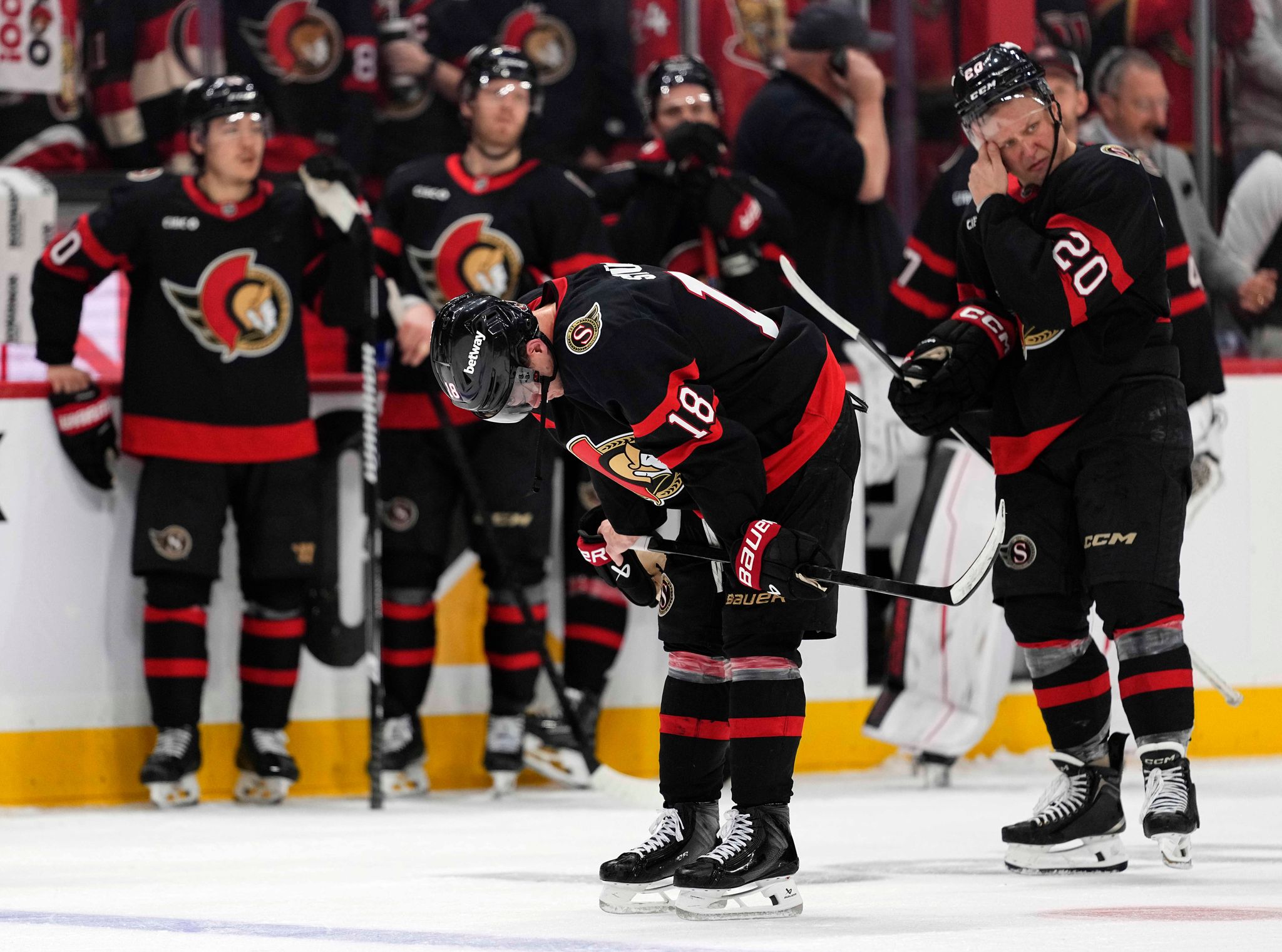 Scheiterte erneut früh mit den Ottawa Senators in den NHL-Playoffs: Tim Stützle.