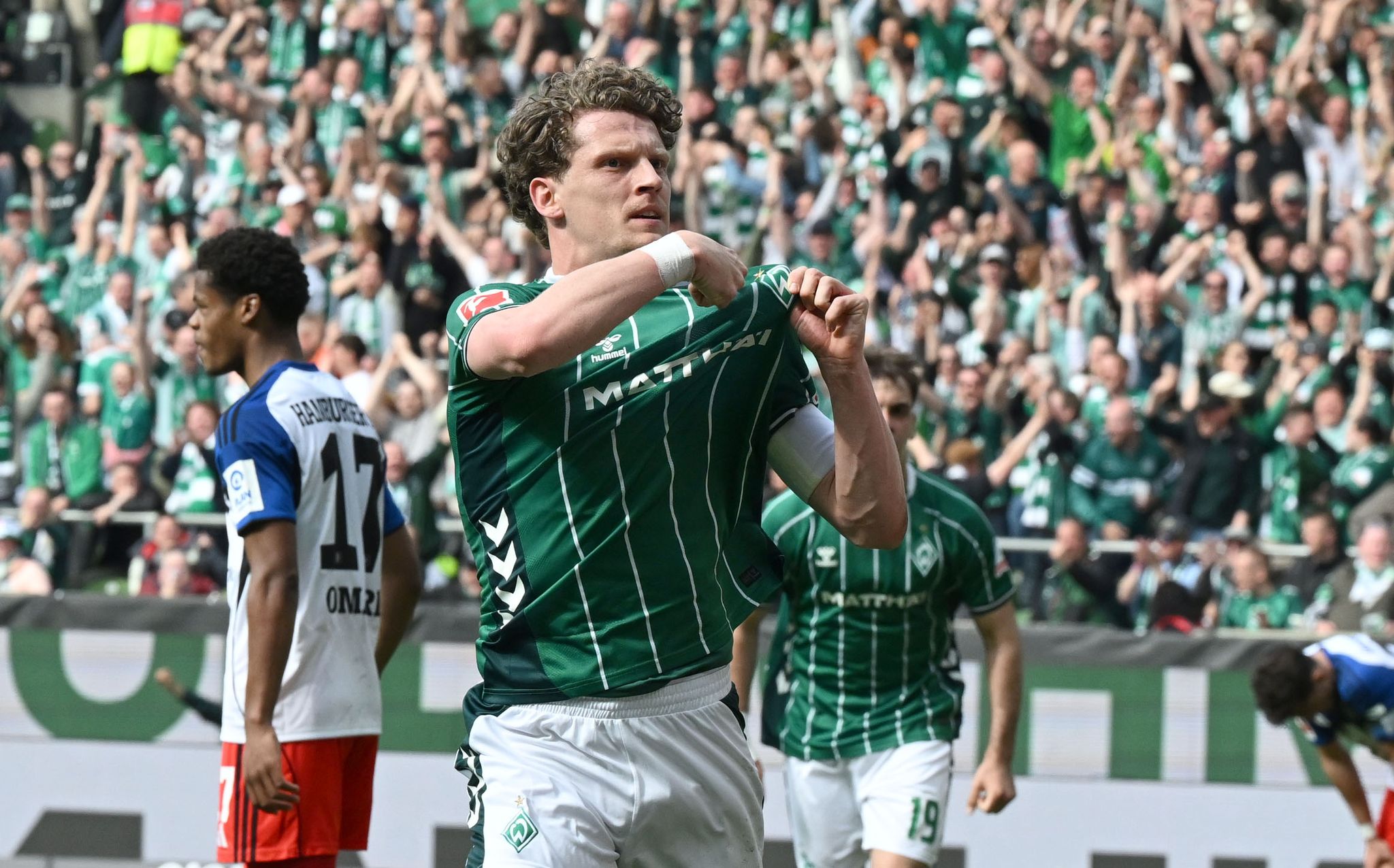 Derby-Held: Werder Bremens Jens Stage nach dem ersten von zwei Toren gegen den Hamburger SV.