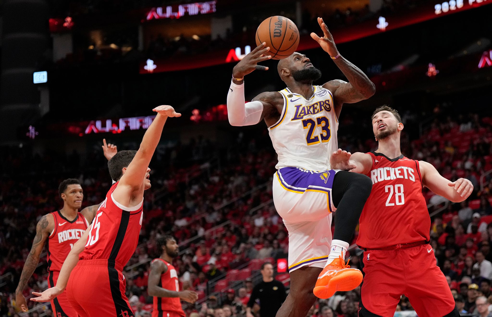 LeBron James verlor gegen die Rockets achtmal den Ball.