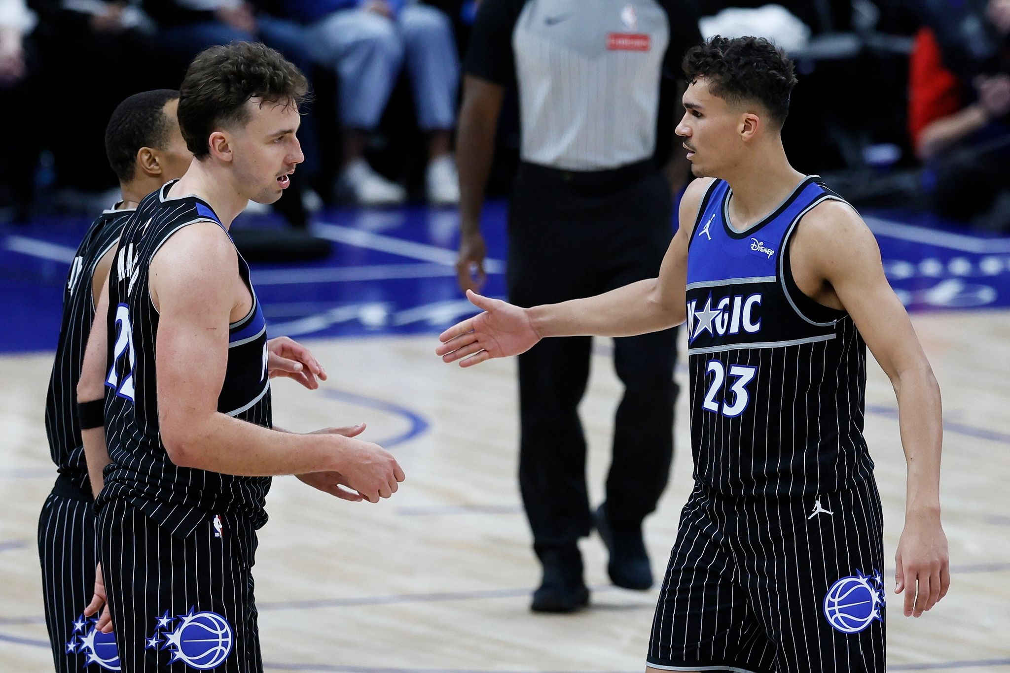 Zwei Europameister mit gutem Start: Franz Wagner (links) und Tristan da Silva haben mit den Magic den Auftakt in die Playoffs gewonnen.