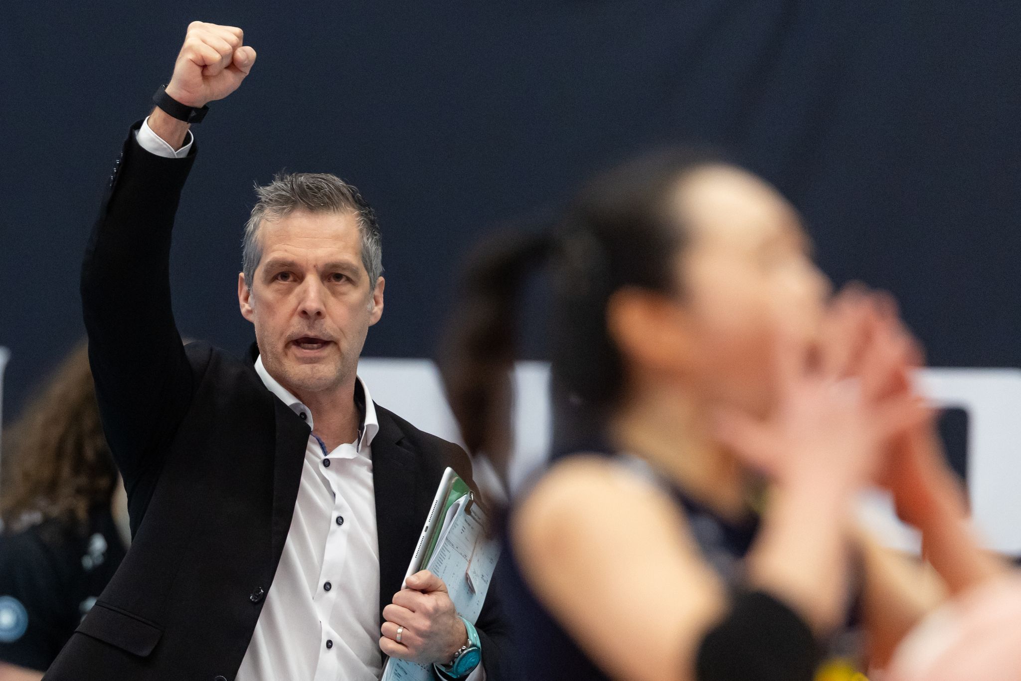 Am Ziel: VfB Suhls Trainer Laszlo Hollosy feiert die erste deutsche Meisterschaft.