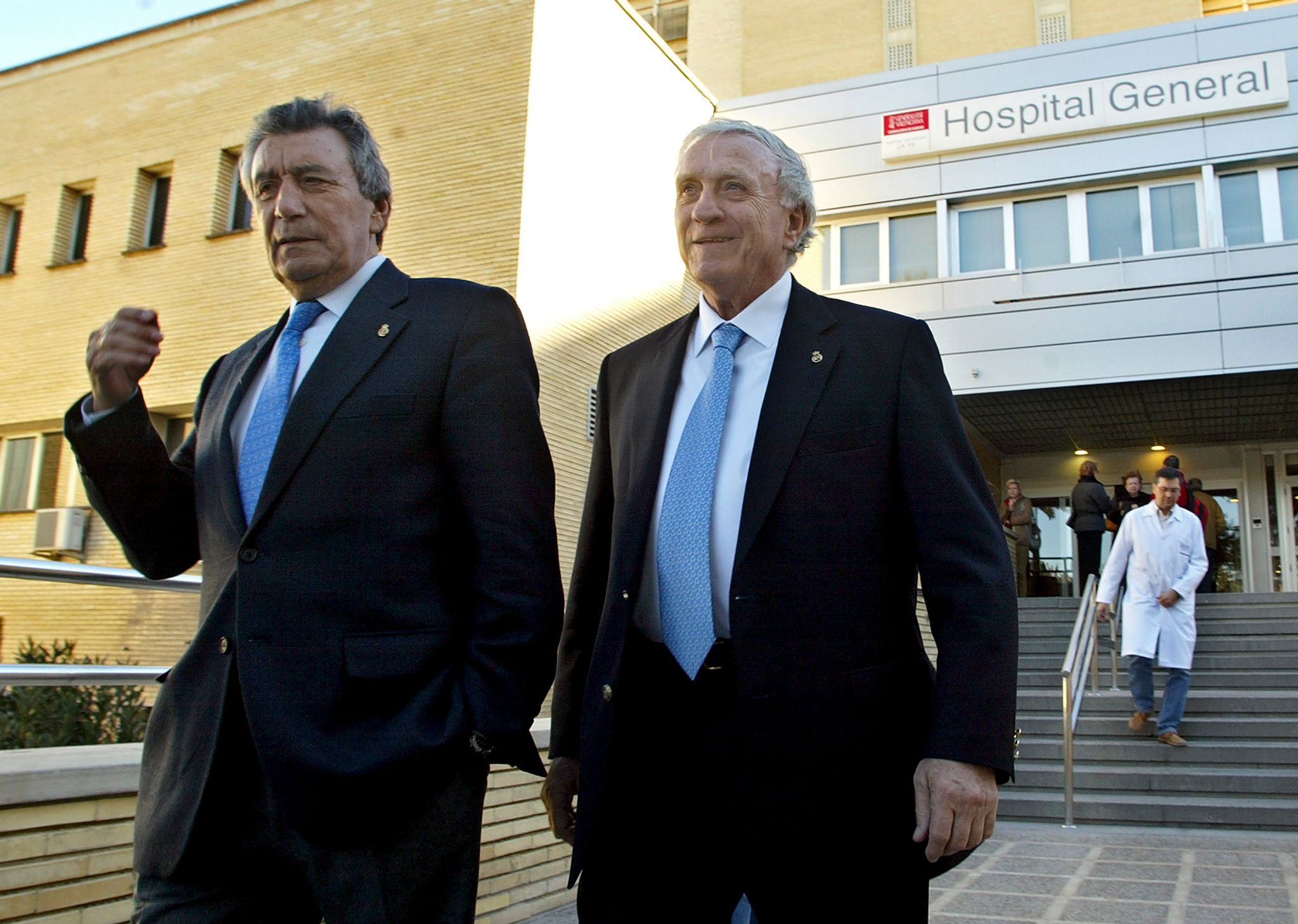 José Santamaría (r)