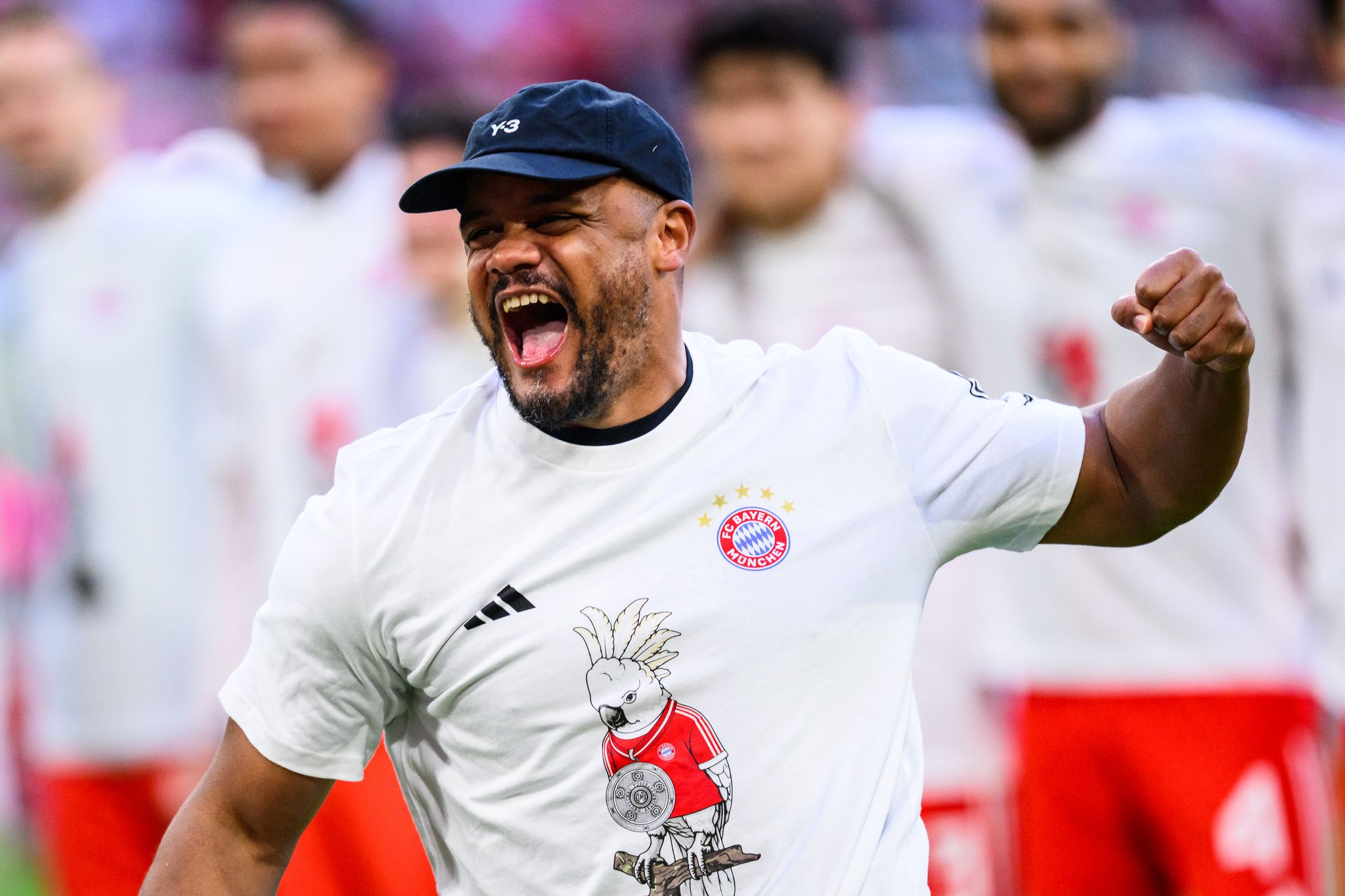Vincent Kompany jubelt ausgelassen über den Gewinn der Meisterschaft. (Archivbild)