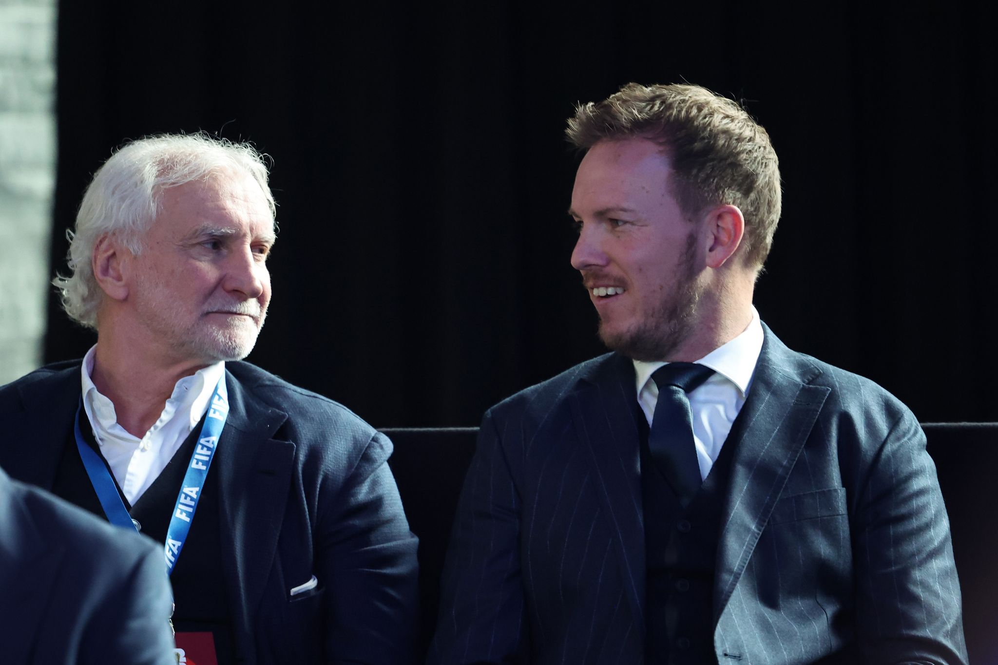 Bis 2028 soll ihre Zusammenarbeit weitergehen: DFB-Sportdirektor Rudi Völler (l.) und Bundestrainer Julian Nagelsmann (Archivbild)
