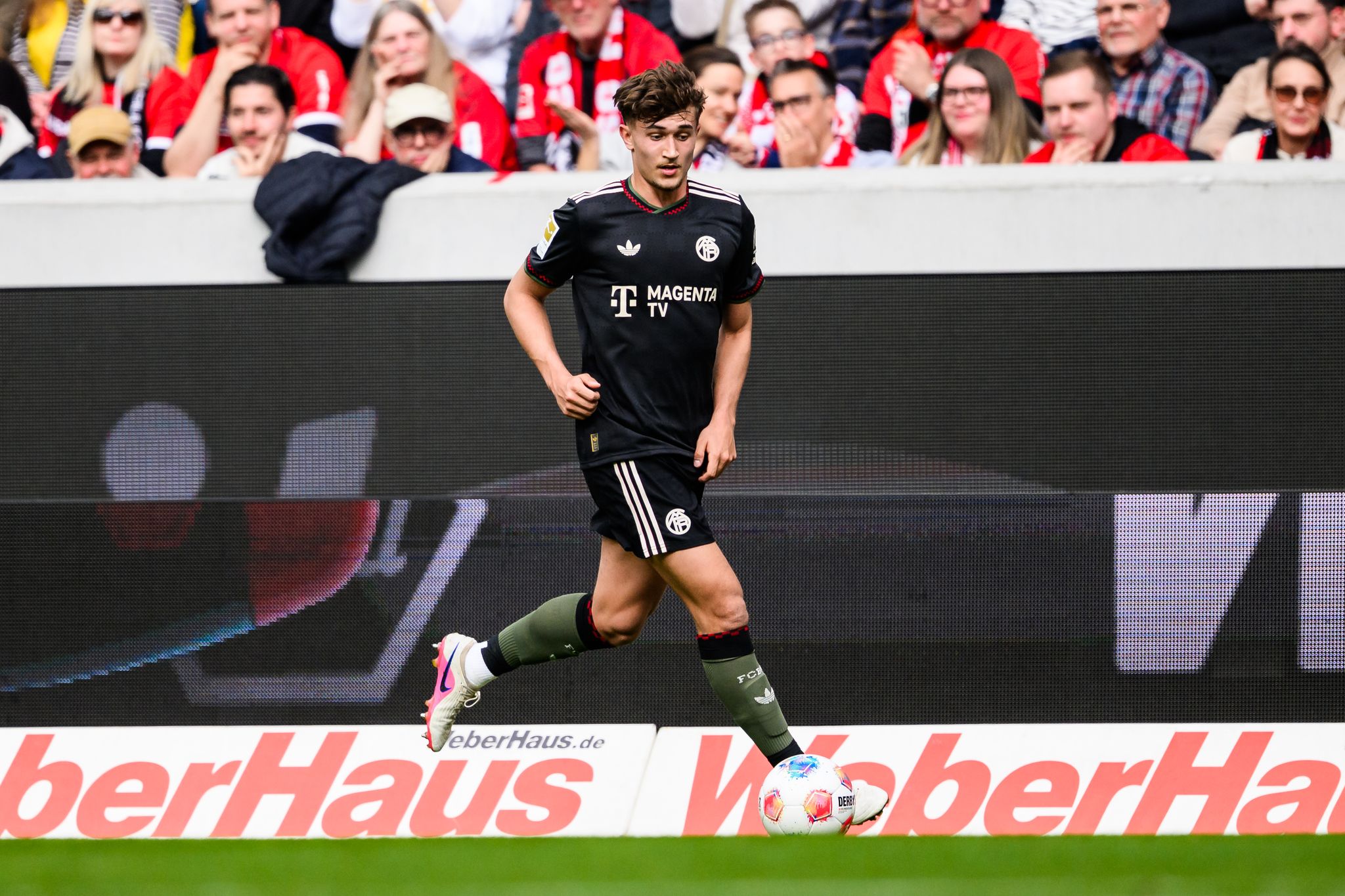 Tom Bischof fehlt dem FC Bayern vorerst verletzt. (Archivbild)