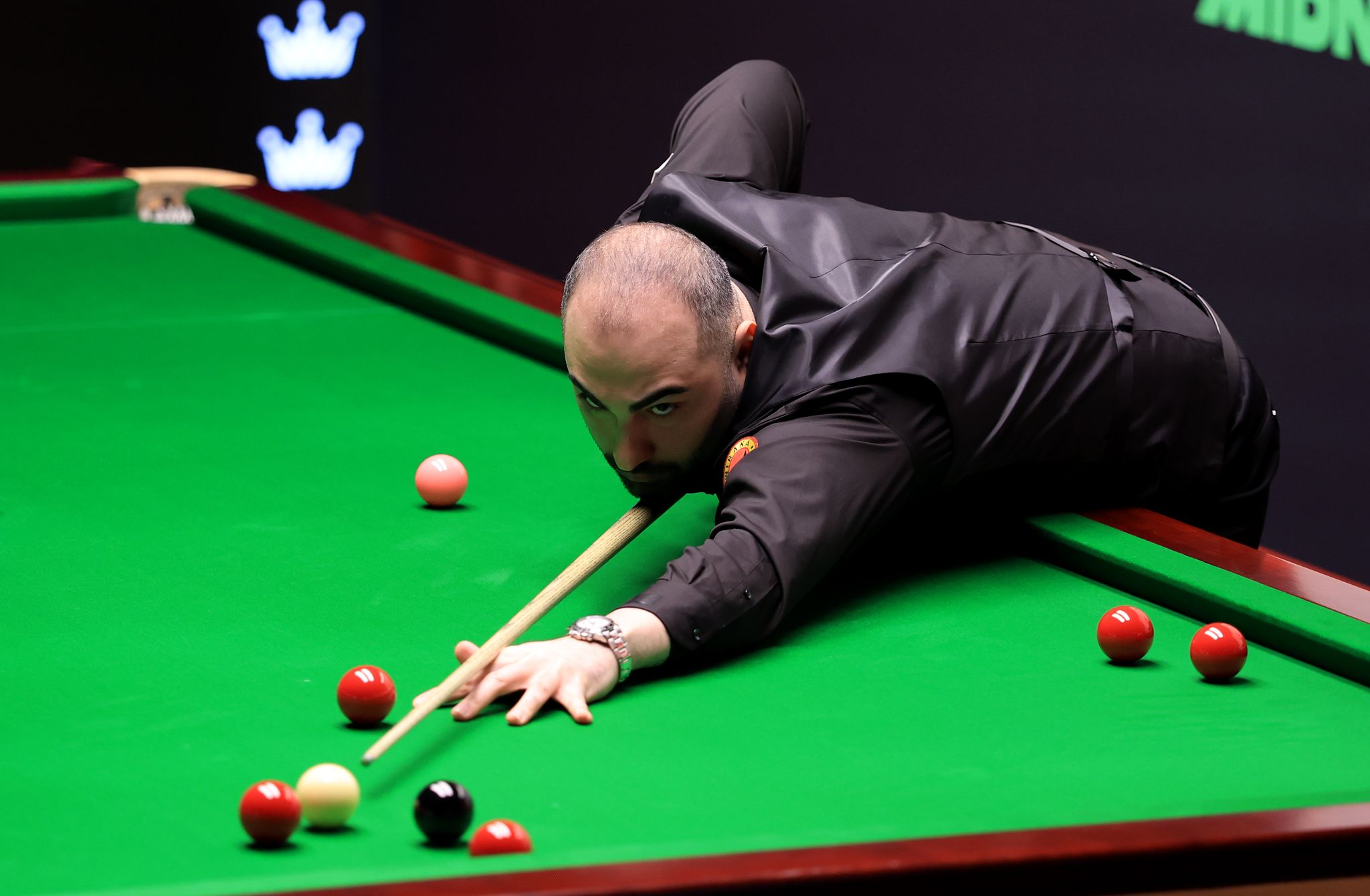 Der Iraner Hossein Vafaei steht überraschend im Viertelfinale der Snooker-WM.