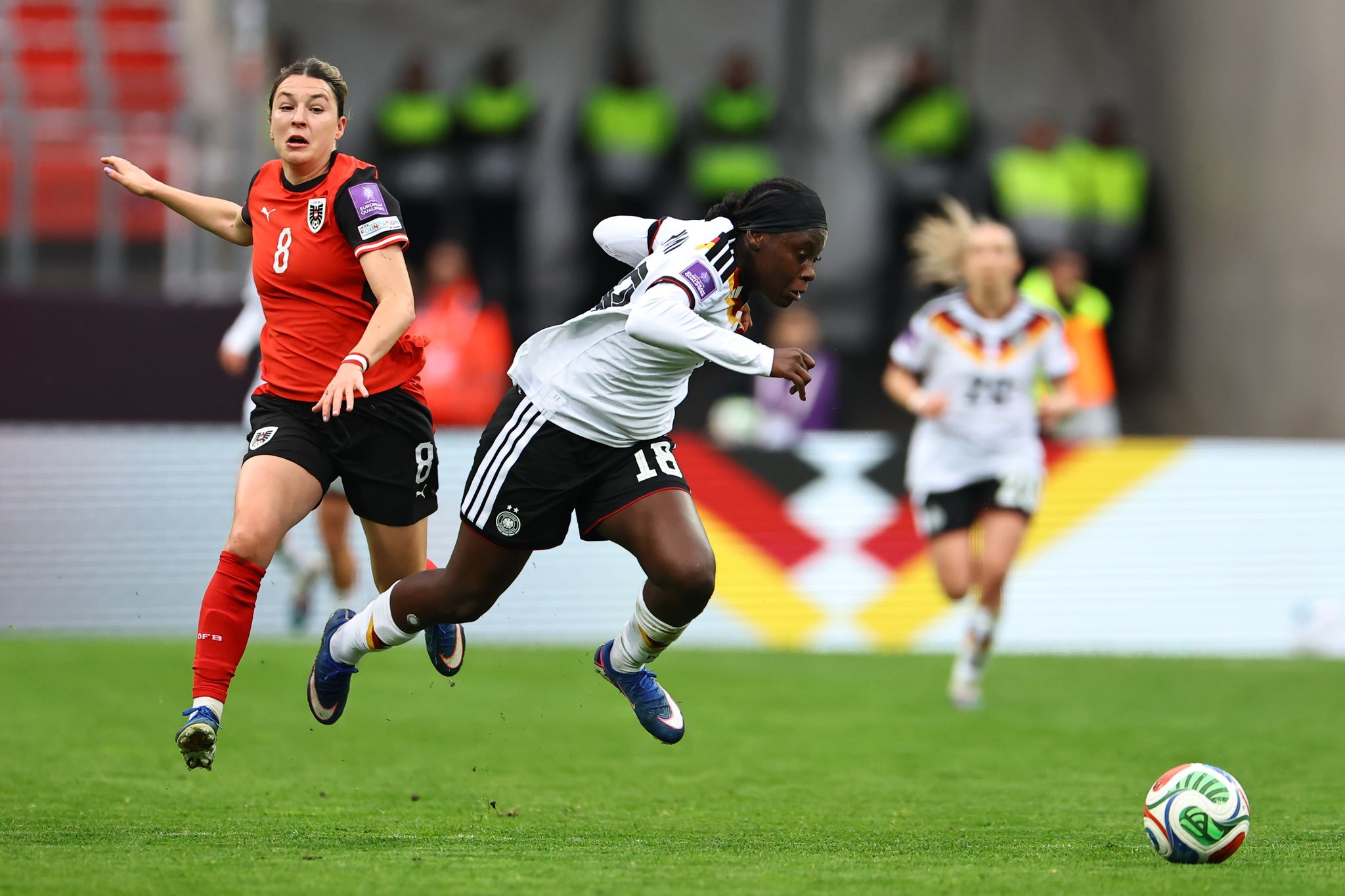 Sorgte für das 1:0: Stürmerin Nicole Anyomi (r).
