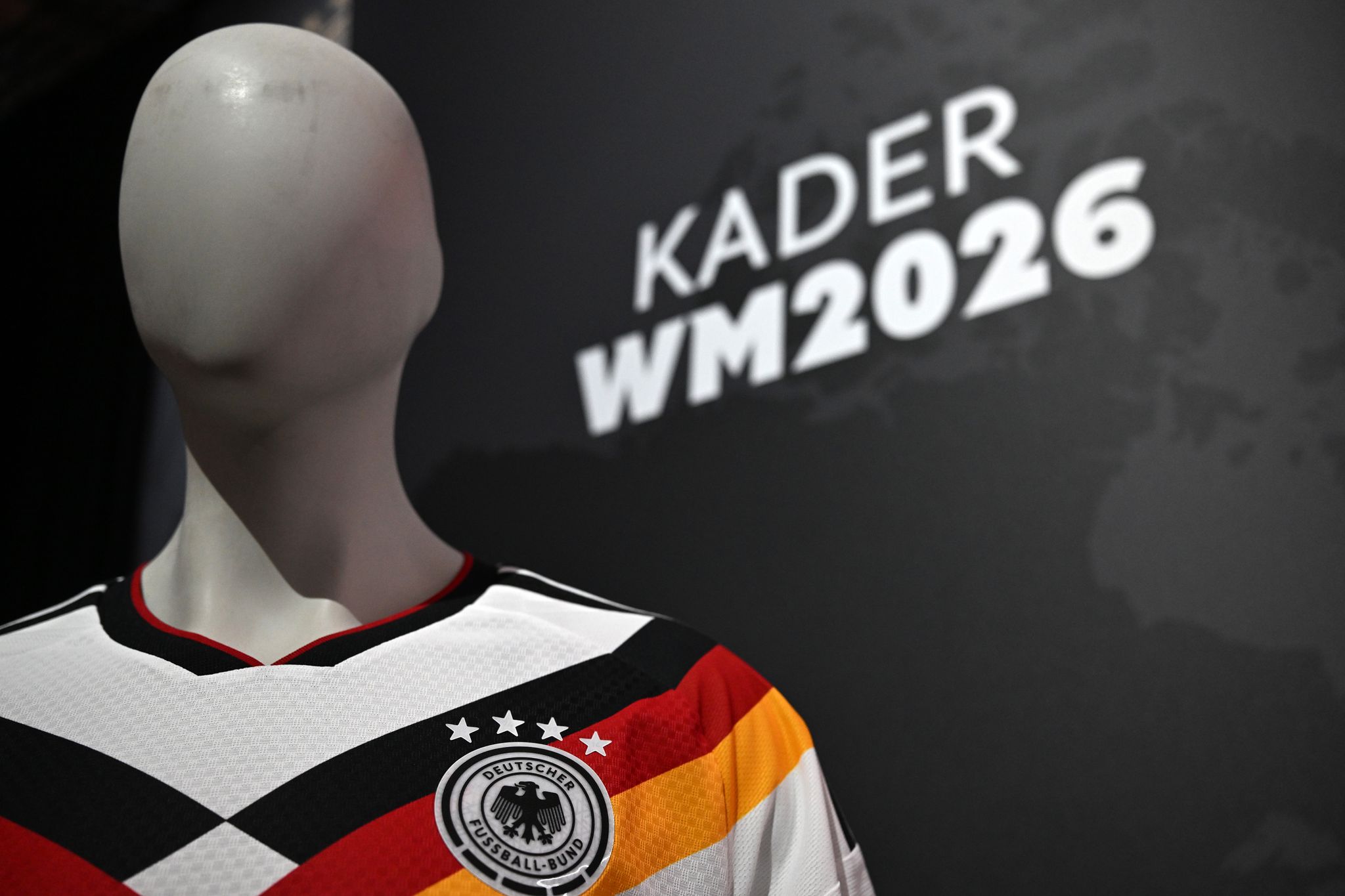 Der DFB hat die Rückennummern der 26 nominierten Spieler für die WM veröffentlicht.