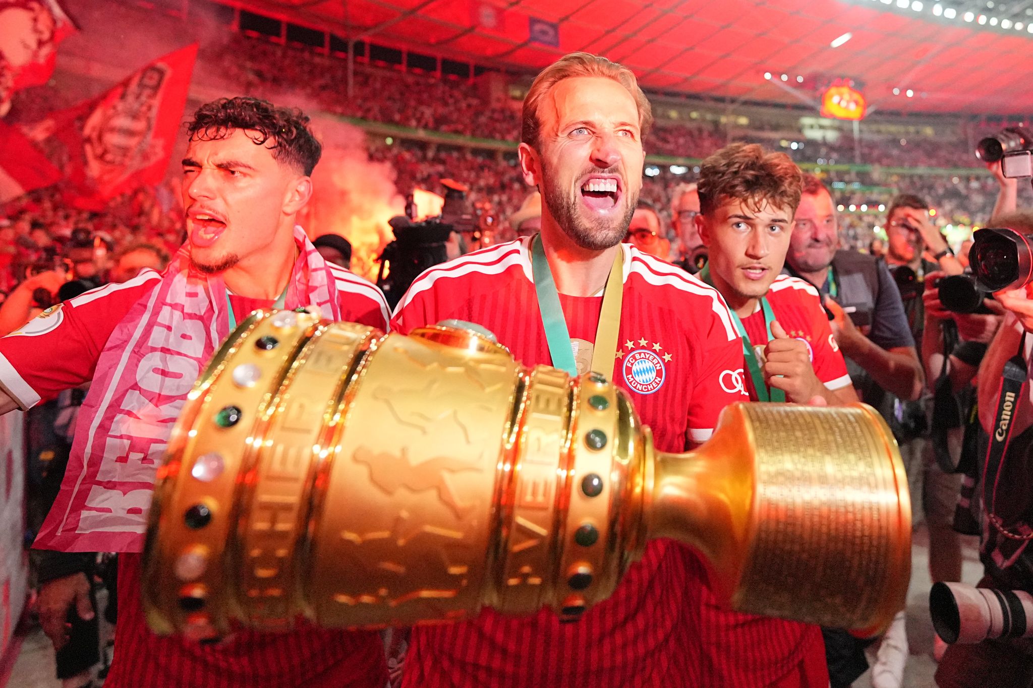 Der FC Bayern will den Weg mit Harry Kane fortsetzen.