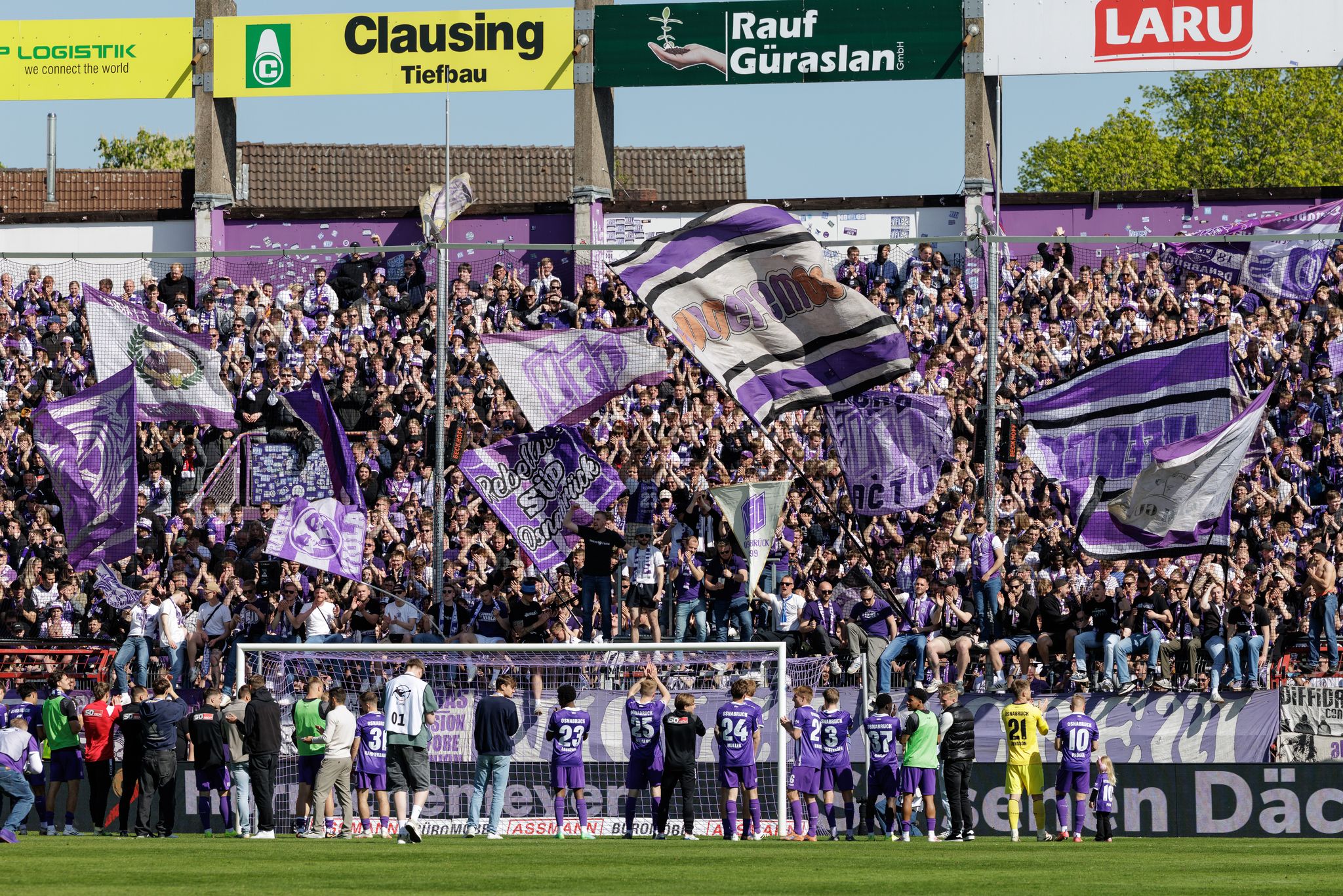 Jubel in Osnabrück: Die Lila-Weißen kehren in die Zweite Liga zurück. (Archivbild)