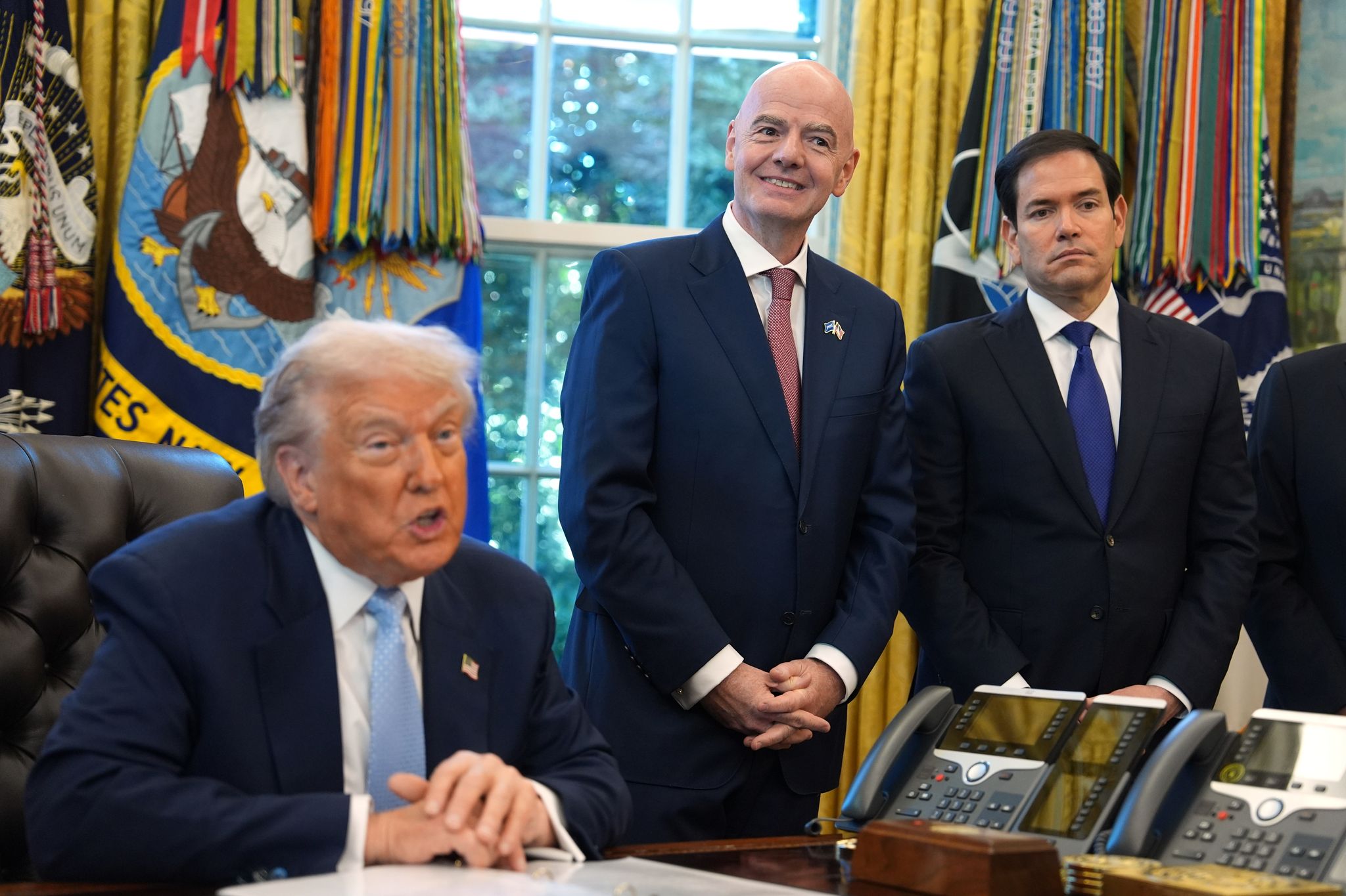 Bei den Ticketpreisen für die Fußball-WM kommt selbst Donald Trump ins Staunen. (Archivbild)