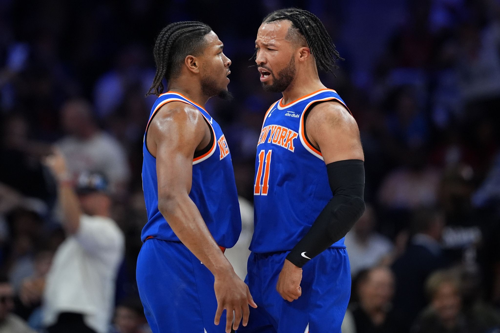 Das Guard-Duo der Knicks aus Jalen Brunson (r.) und Miles McBride war in Philadelphia nicht zu stoppen.