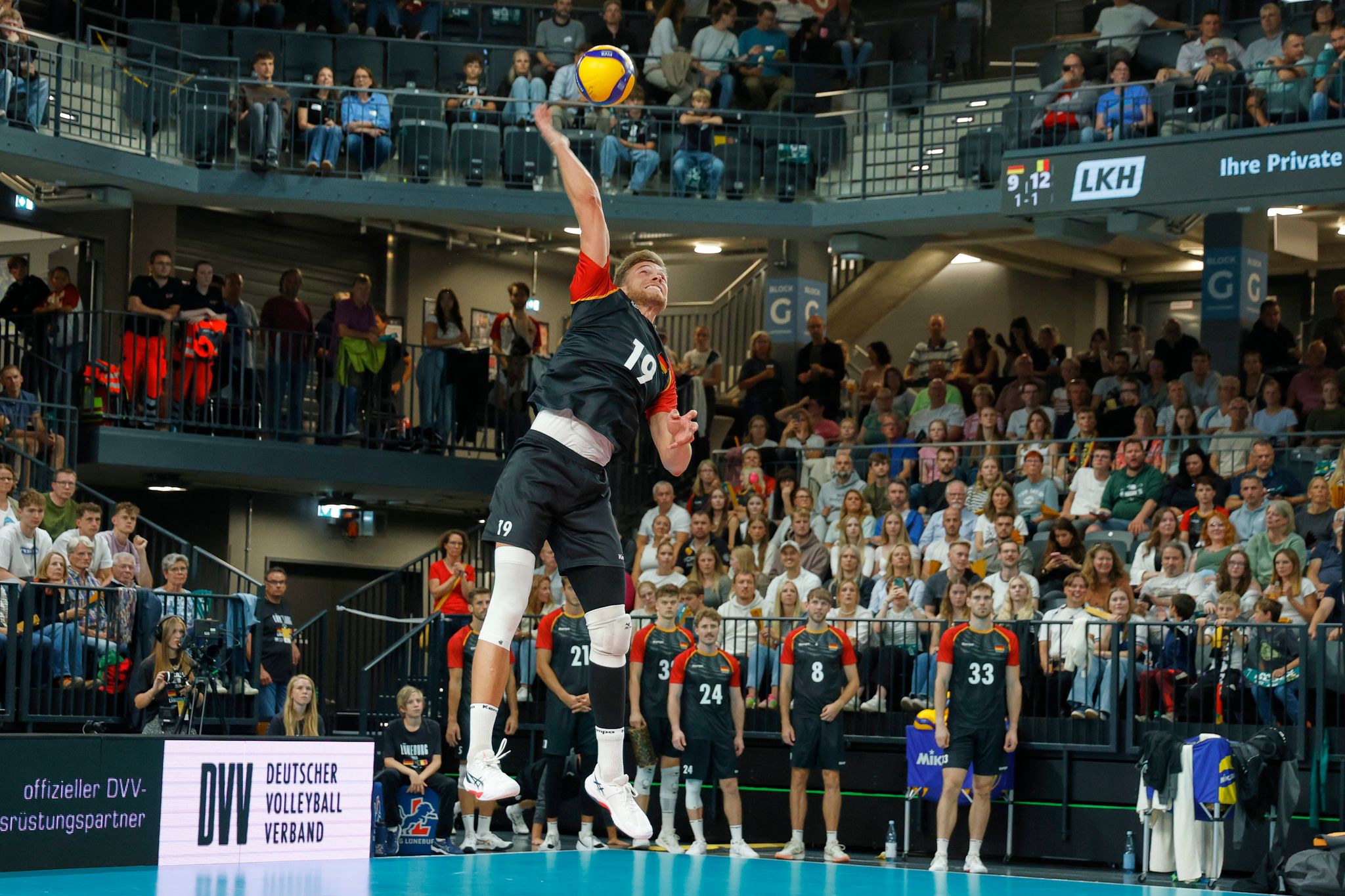 Die deutschen Volleyballer sind mit einem Sieg in den EM-Sommer gestartet. (Archivbild)