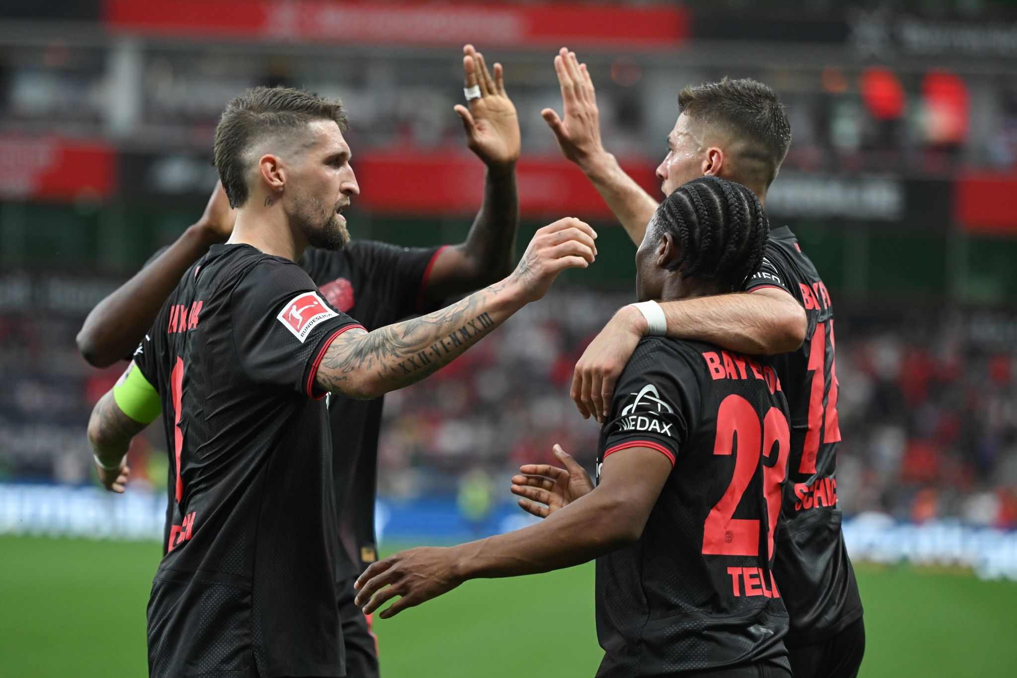 Bayer Leverkusen bejubelte gegen RB Leipzig einen wichtigen Sieg im Kampf um die Champions-League-Teilnahme.